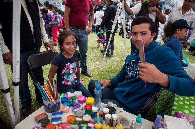 Se olvidan de la escuela por un rato