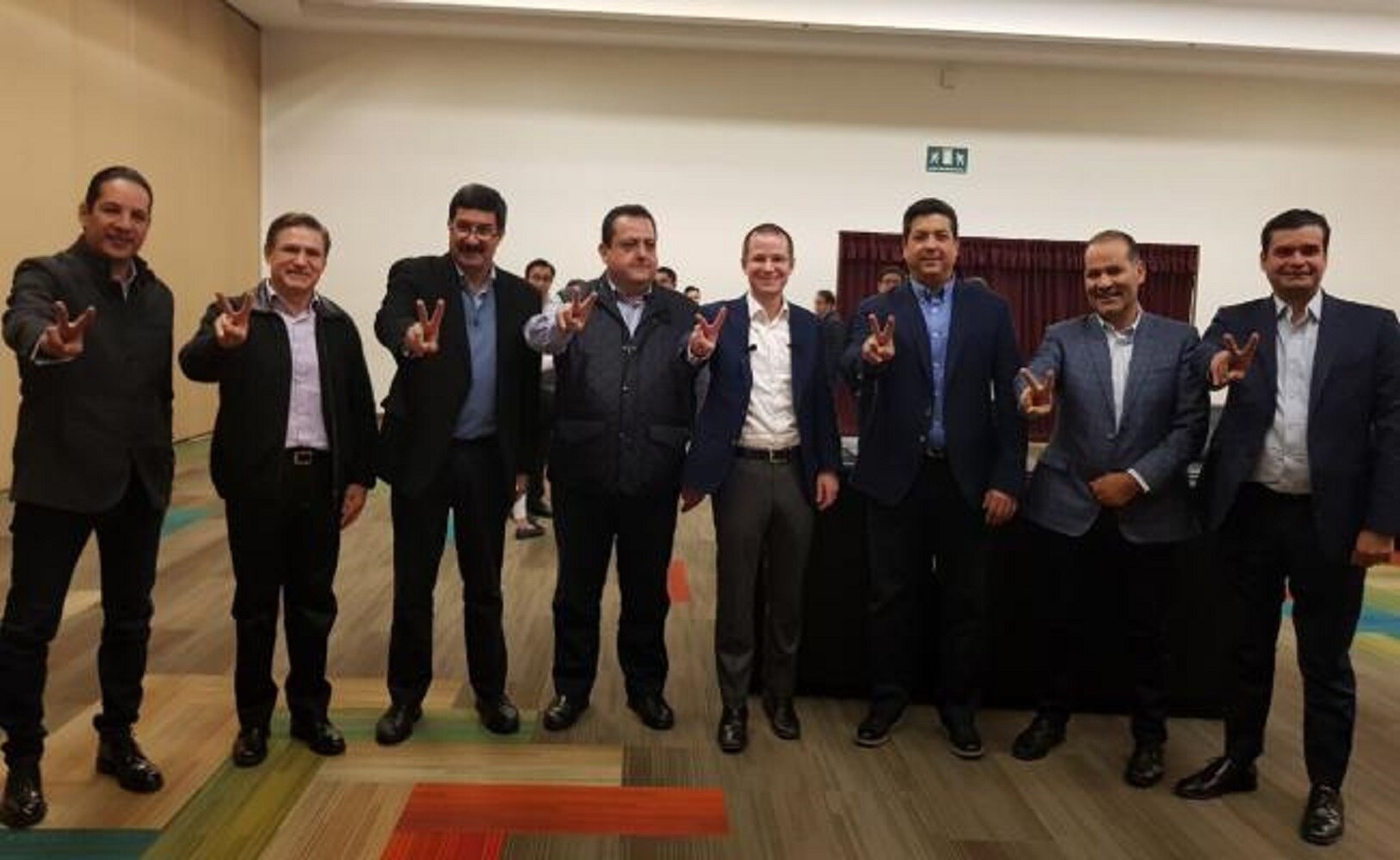 Anaya anuncia deseo de contender por candidatura presidencial del Frente