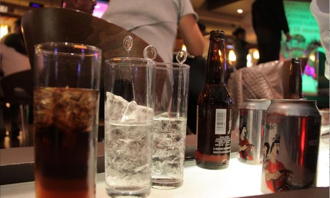 Acusan omisión de autoridad en la venta ilegal de alcohol