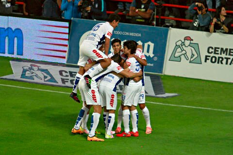 Tuzos van por Rayados