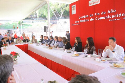 Se reúne Calzada con medios de comunicación