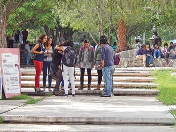 Aumentan número de becas de inscripción