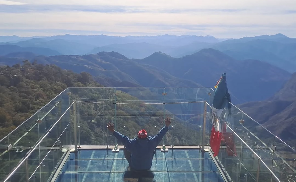 Peña de las Guacamayas, el mirador con piso de cristal en Pinal de Amoles
