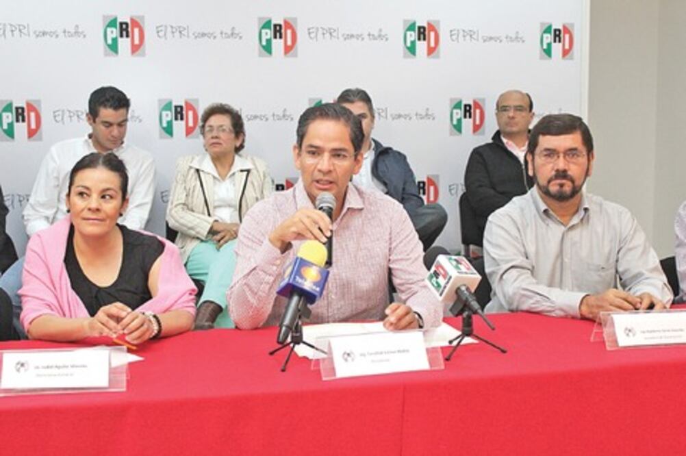 Priístas dan respaldo total a Calzada