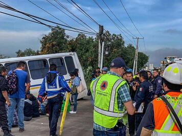 Accidente de camión deja más de 30 heridos