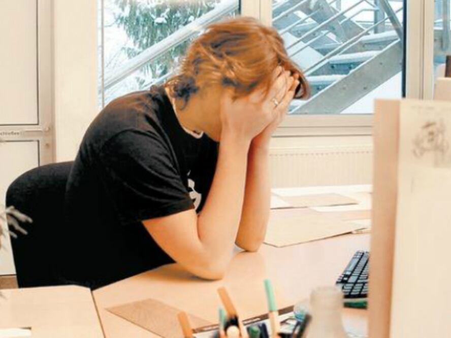 Persiste acoso laboral a mujeres