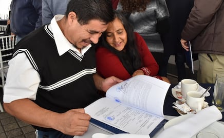 Entregan escrituras en Laderas del Salitre y Bosques del Cimatario I y II