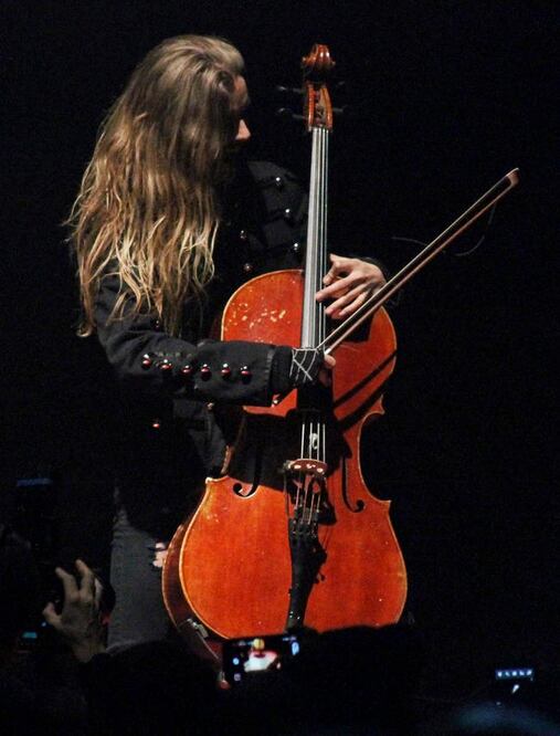 La banda finlandesa Apocalyptica conquistó al público queretano. FOTO: ESPECIAL