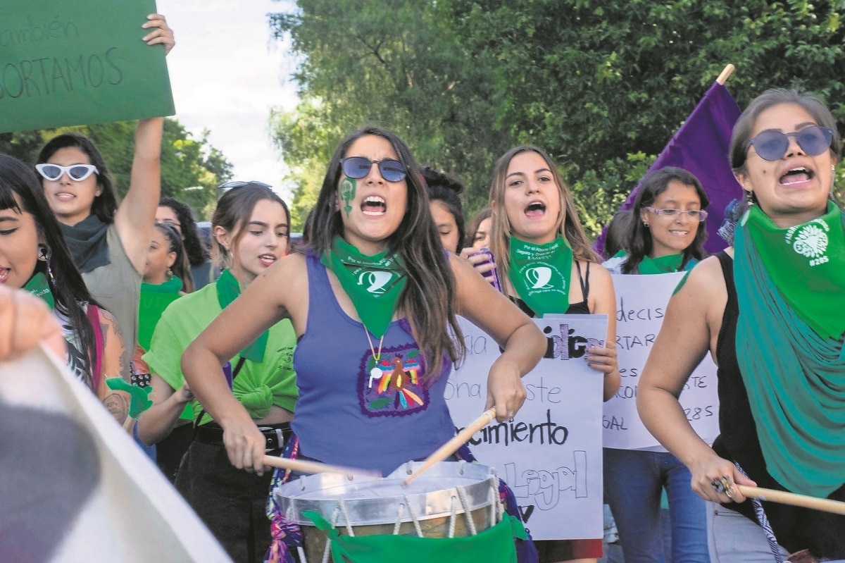 Analizarán despenalizar el aborto en la entidad