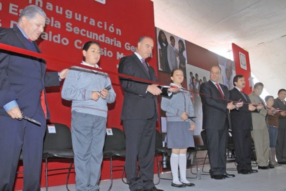 Inauguran secundaria al norte de la capital 