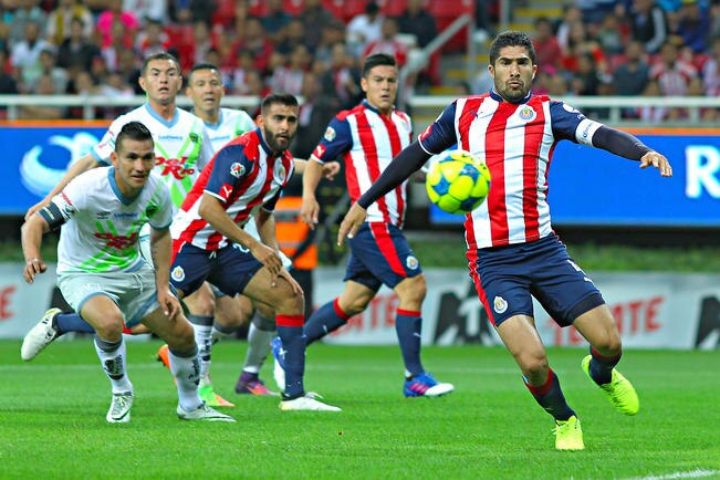 “Chofis” da a Chivas el pase
