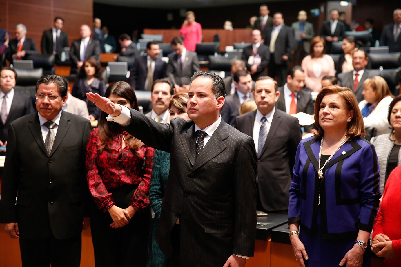 Coordinadores del PAN, PRD y PT urgen reunión con Santiago Nieto