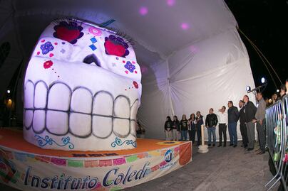 Cathy, una calavera de azúcar gigante  