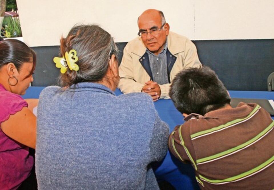 Regidor pide trabajo y transparencia a edil