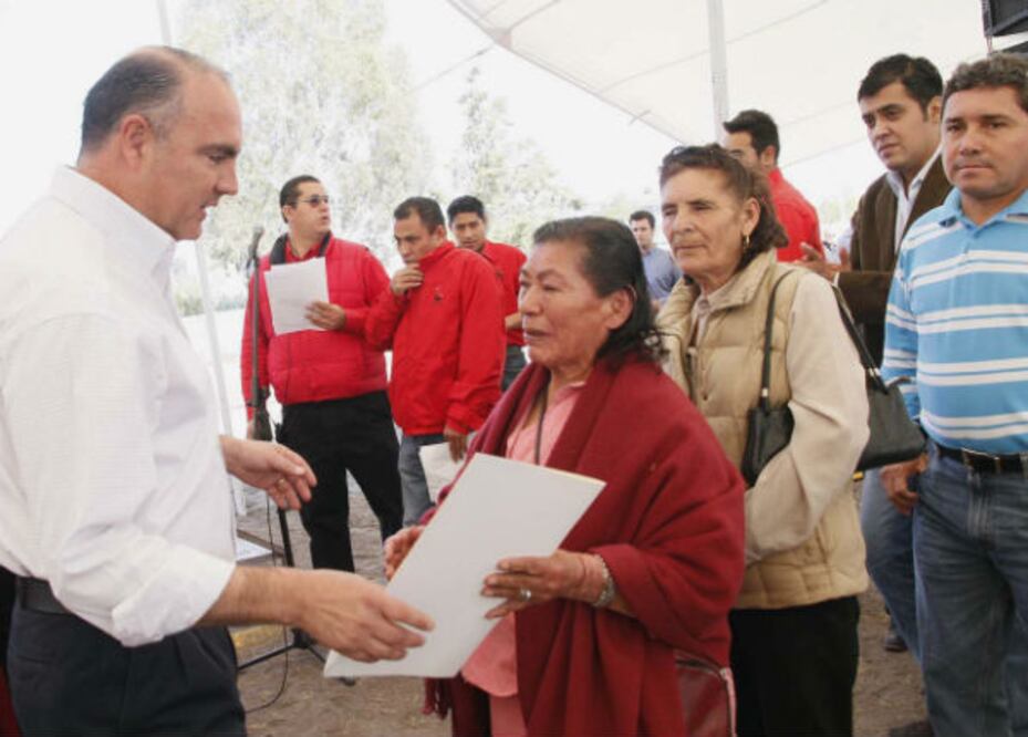 Entregan títulos de propiedad