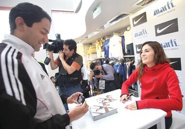 Paola rectifica; no dejará la plataforma