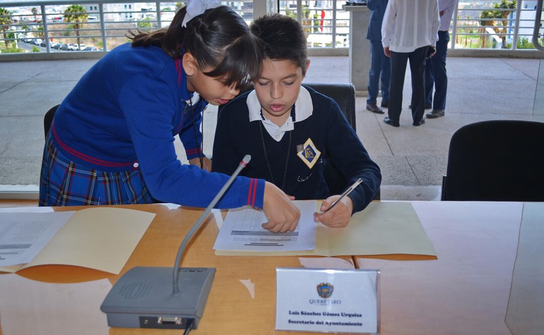 Participan niños en Cabildo 
