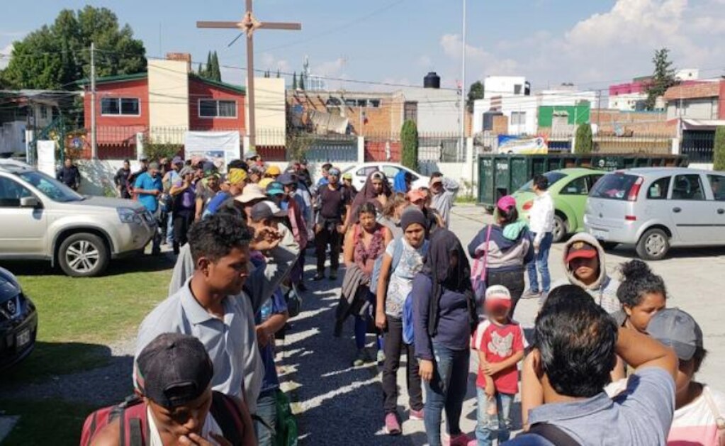 Llega a Puebla pequeño grupo de migrantes, van a CDMX