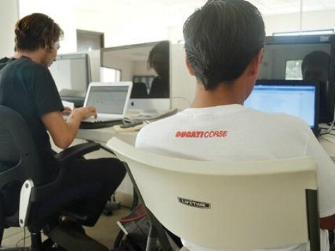 Las redes sociales y la prudencia del director