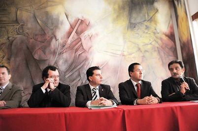 Busca UAQ incrementar salario