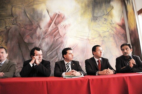 Busca UAQ incrementar salario