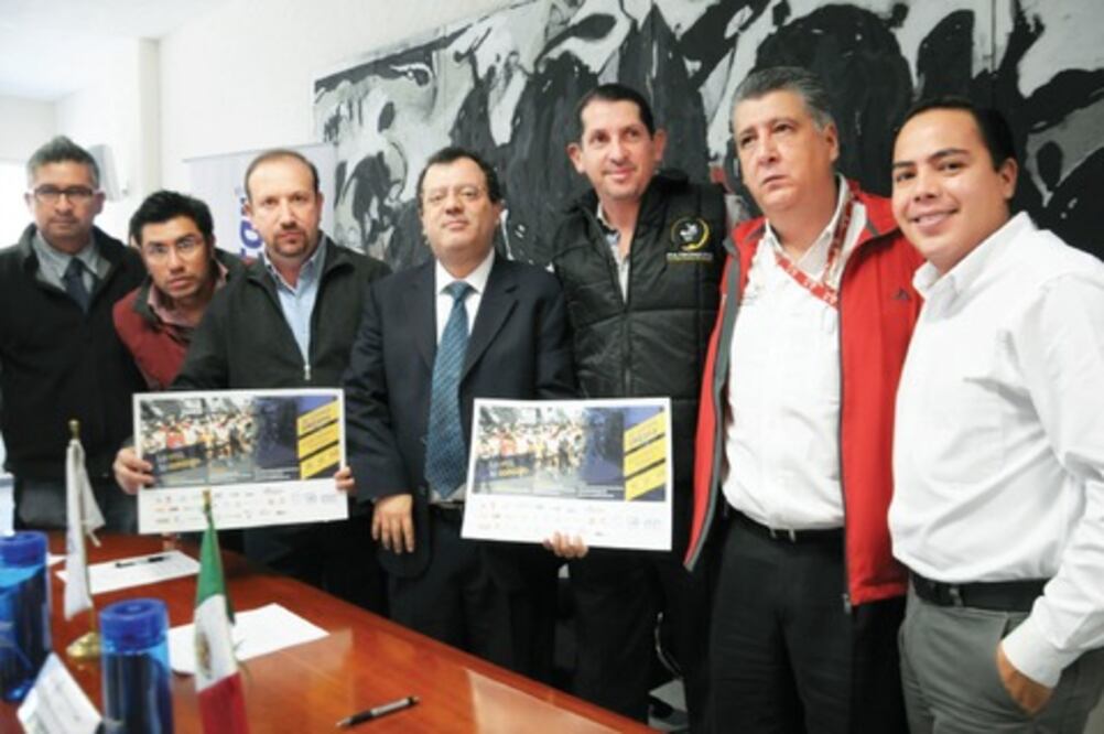 UAQ presenta carrera atlética