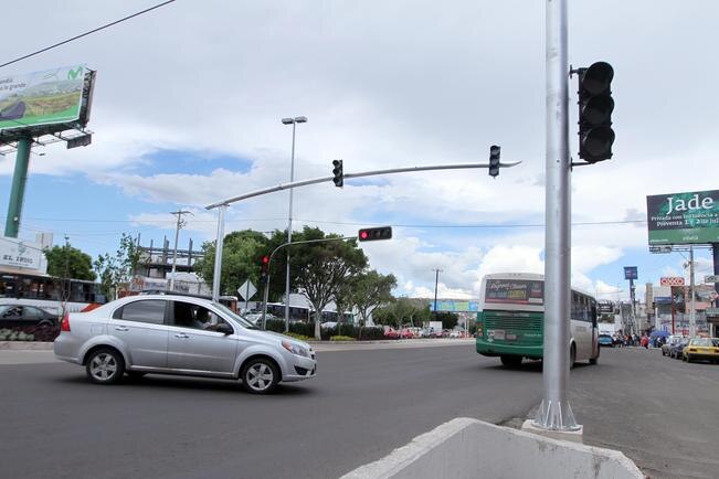 Invertirán 140 mdp en modernización de semáforos