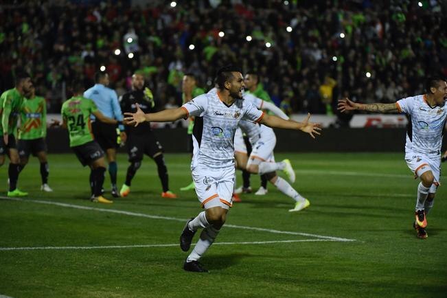 Alebrijes se erige campeón in extremis