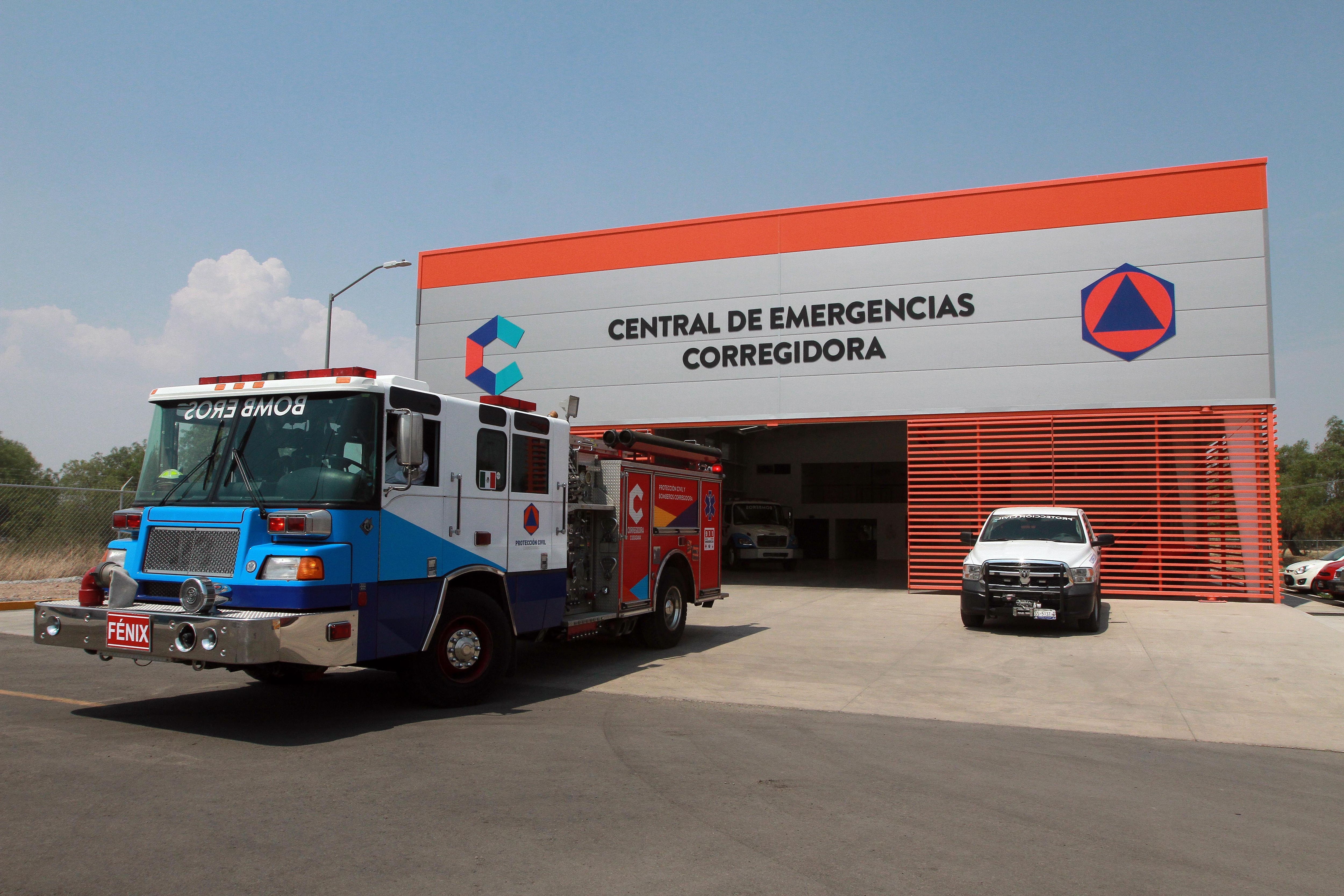 Corregidora recibe nueva unidad de bomberos