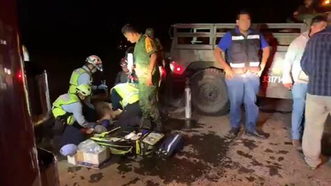 Dos muertos por caída de vehículo en presa de San Juan del Río