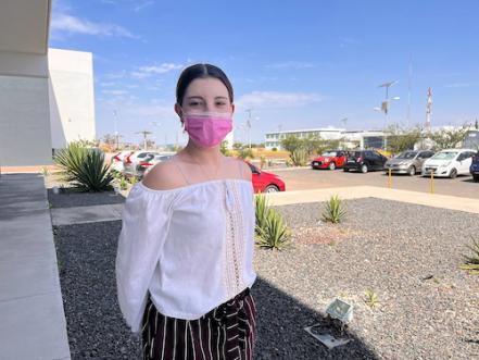 Estudiante queretana lucha desde el laboratorio contra las "drogas de abuso"