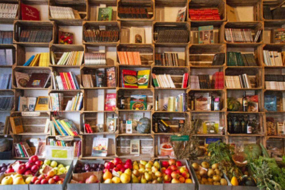 Para combatir el hambre y la ignorancia.