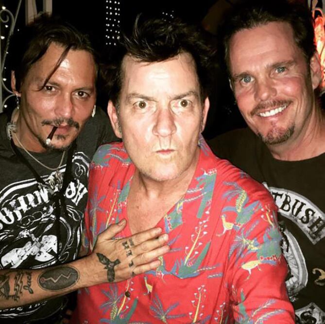 Johnny Depp, Charlie Sheen y Kevin Dillon (INSTAGRAM)