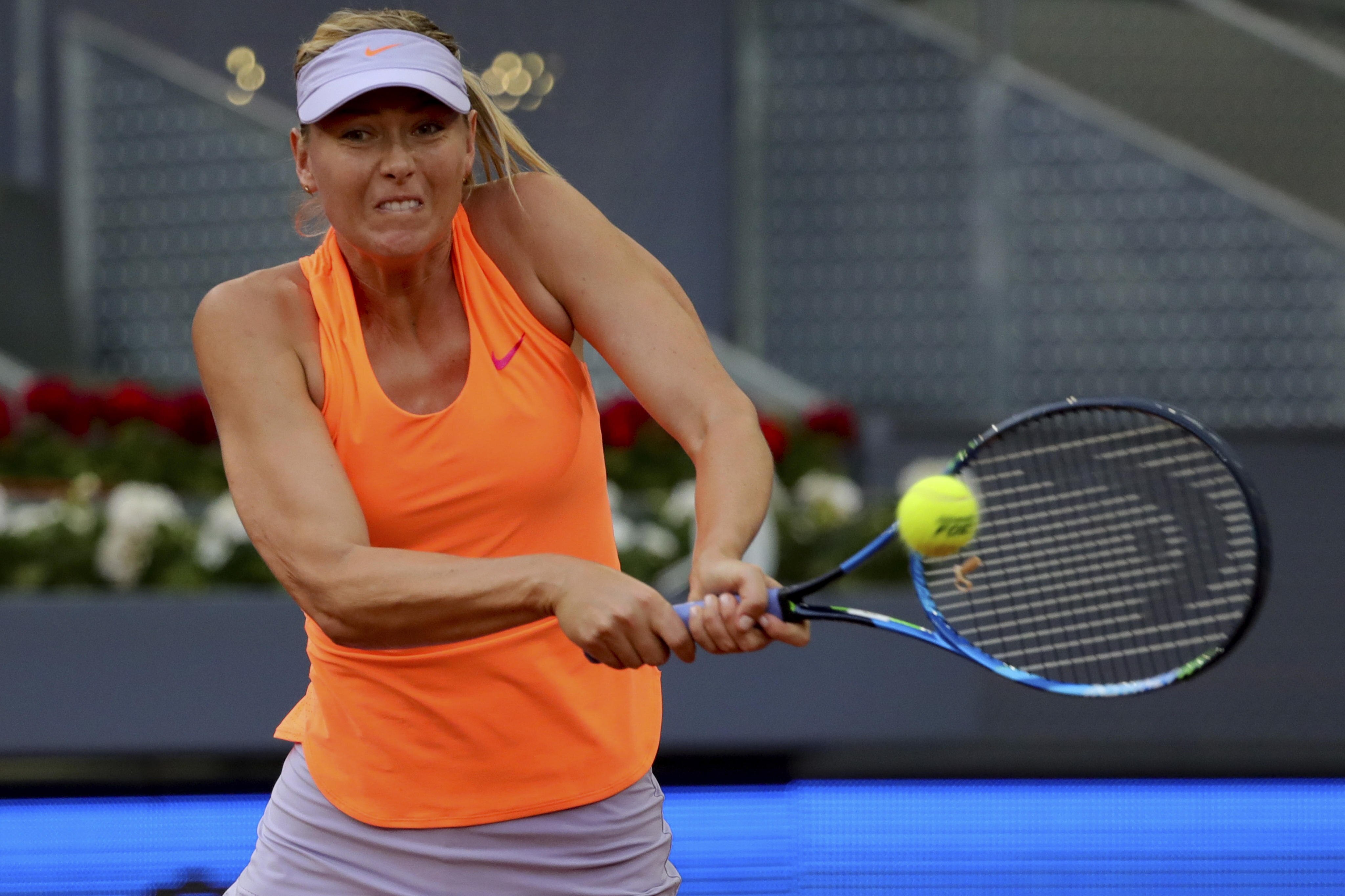 Sharapova supera un duro examen ante Halep