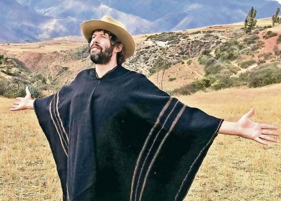 Adán Jodorowsky renace en Esencia Solar, su nuevo álbum