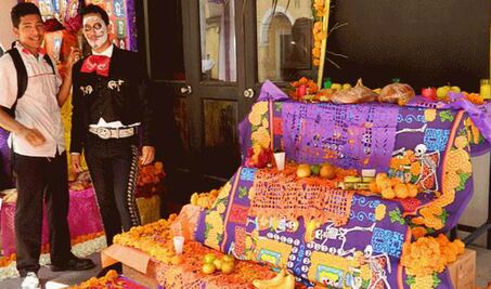 Ofrenda de muertos de los barrios queretanos
