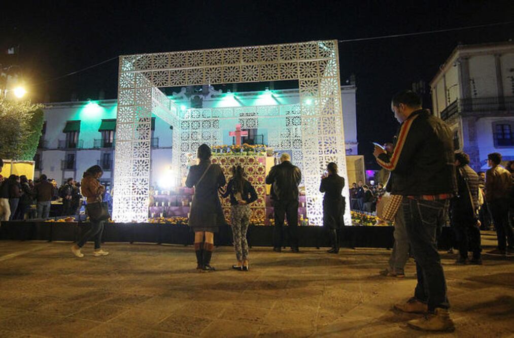 El evento inaugural fue amenizado por el grupo de actores Sol y Luna, quienes representaron una obra de teatro acerca de los homenajeados (FOTOS: LUIS SÁNCHEZ. EL UNIVERSAL)