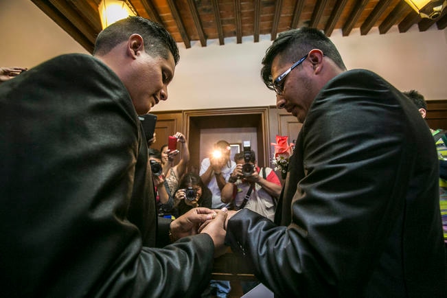 Por discriminación, abandonan la escuela