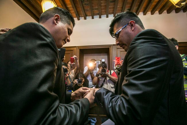 Por discriminación, abandonan la escuela