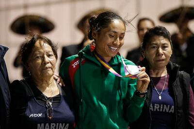 Lupita se reta a vencer a chinas