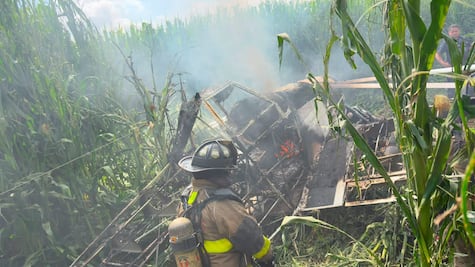 Piloto sobrevive al desplome de aeronave de fumigación en San Juan del Río 