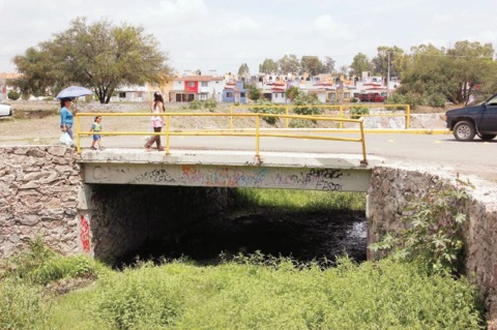 Dejan colonias por riesgo de inundación