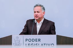 Santiago Nieto evalúa impugnar evento del panista Luis Nava