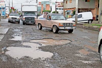 Llevarán trabajos de bacheo a colonias afectadas