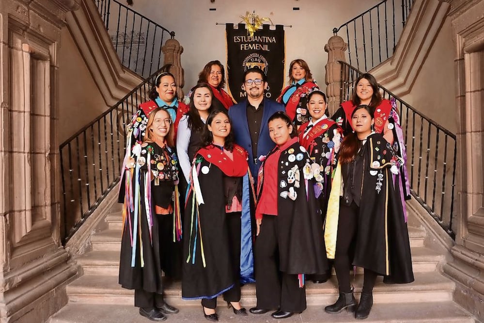 Foto. Estudiantina Femenil de la UAQ