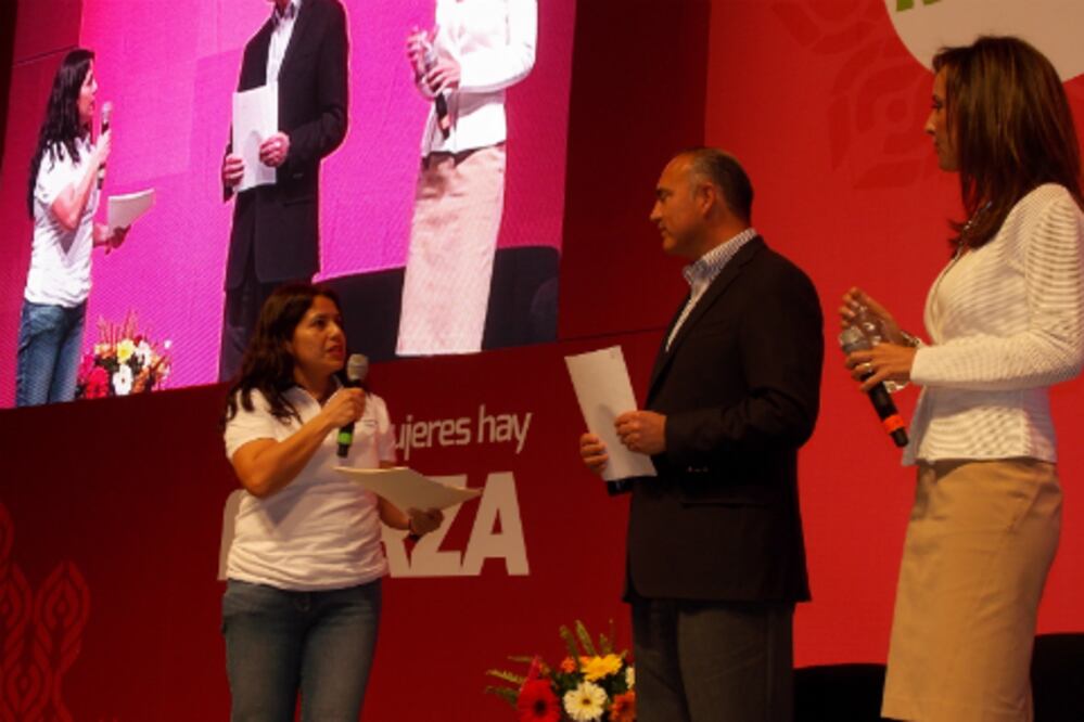 Convive DIF con mujeres trabajadoras