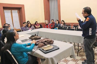 Con éxito finalizan taller poético