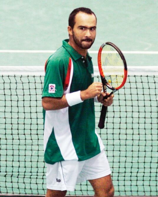 México avanza en Copa Davis