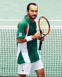 México avanza en Copa Davis