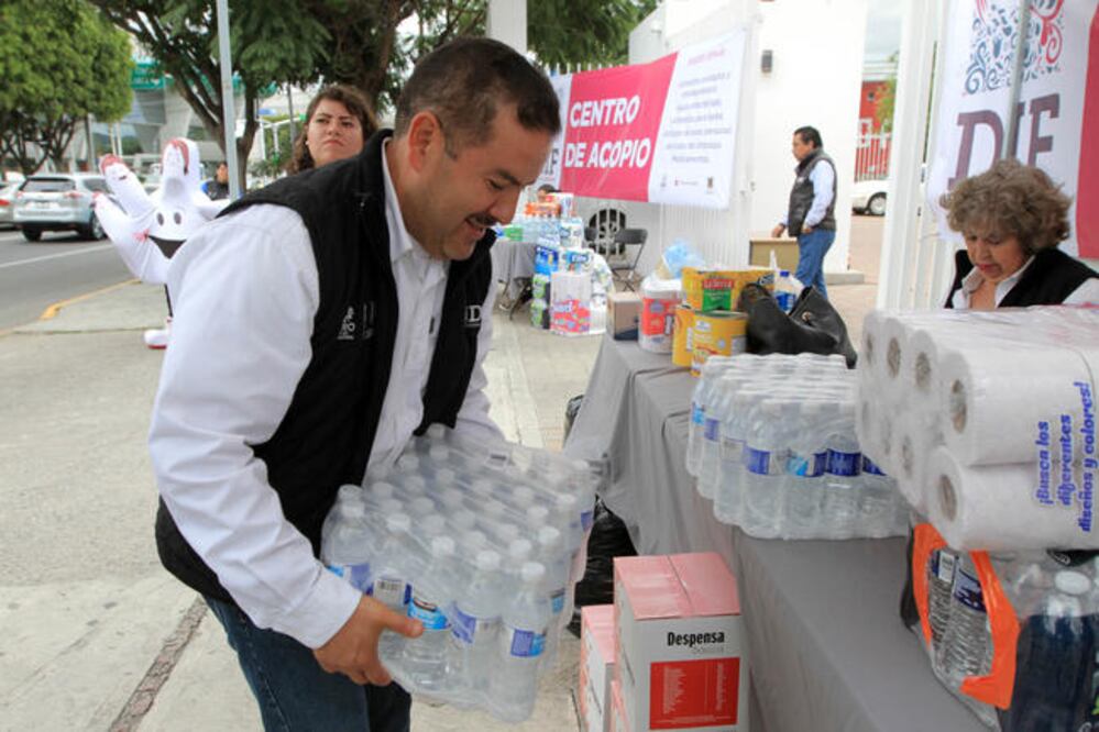 El primer camión con víveres tiene programada su salida el día de mañana y el segundo camión el domingo. Aguilar Vega señaló que por el momento no se considera apoyar con personal de Protección Civil. (CÉSAR GÓMEZ. EL UNIVERSAL)